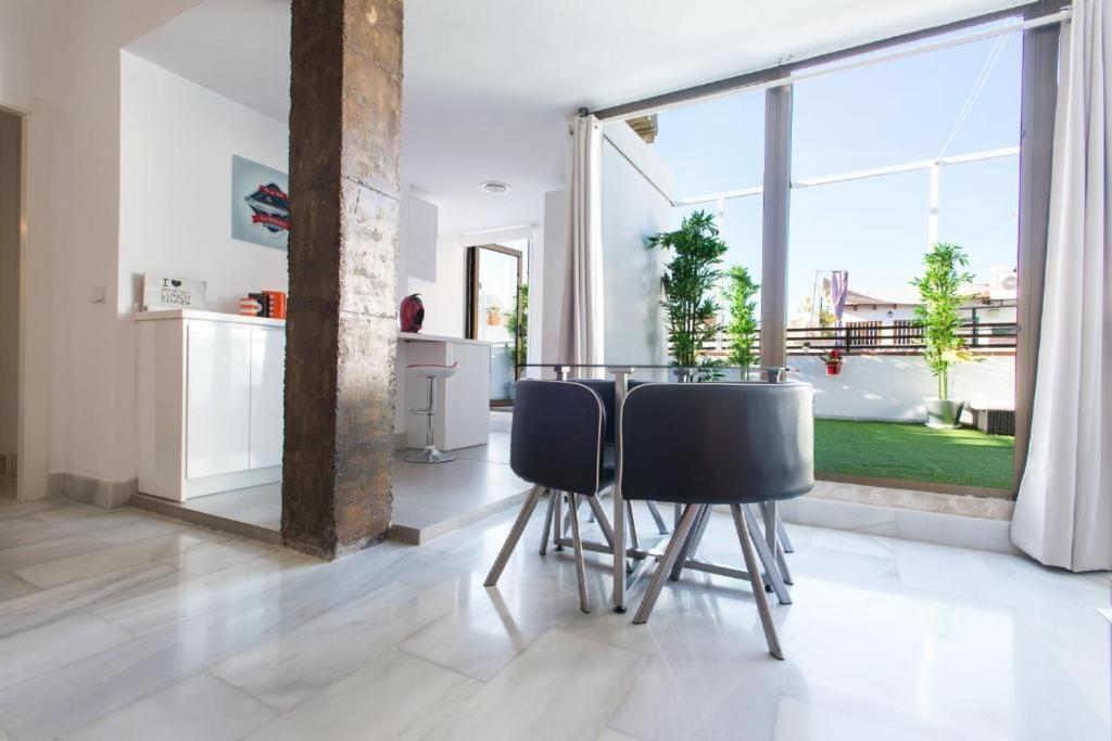Aticos Magdalena Apartment Seville Exterior photo